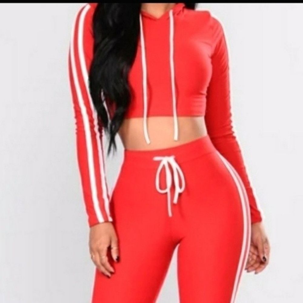 NWT Fashion Nova Red Tennis Courts Cropped Hoodie
